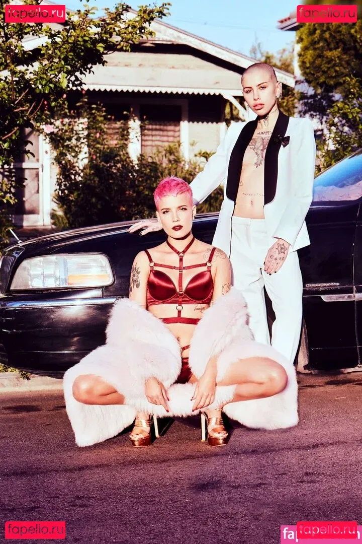 Halsey Onlyfans Photo Gallery 