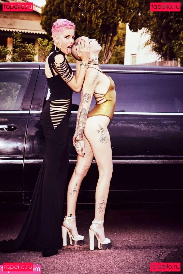 Halsey Onlyfans Photo Gallery 