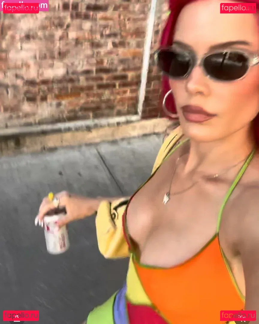 Halsey Onlyfans Photo Gallery 