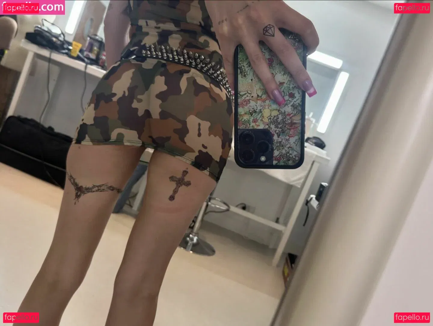 Halsey Onlyfans Photo Gallery 