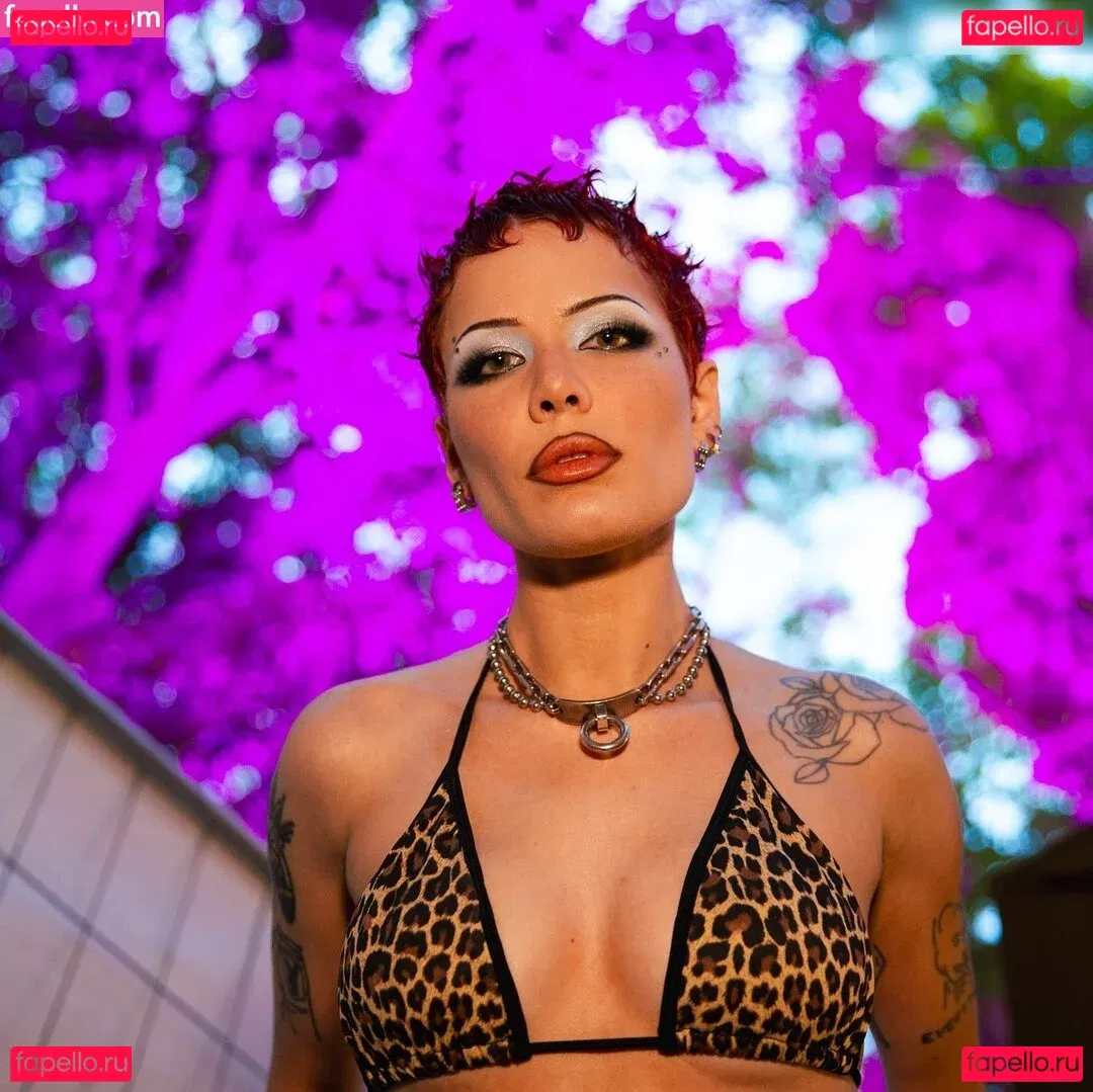 Halsey Onlyfans Photo Gallery 