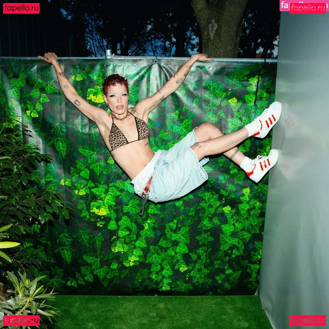 Halsey Onlyfans Photo Gallery 