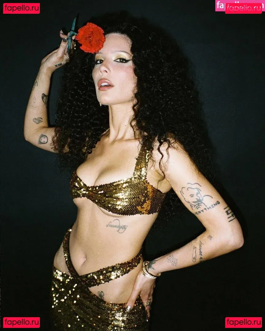 Halsey Onlyfans Photo Gallery 