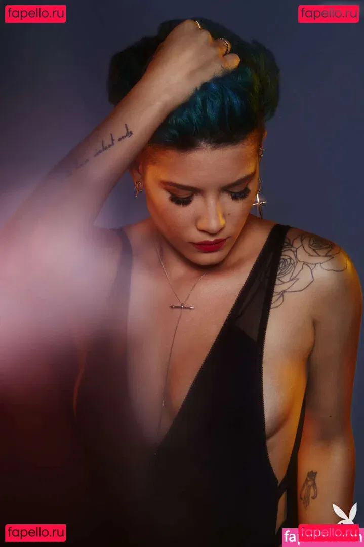 Halsey Onlyfans Photo Gallery 