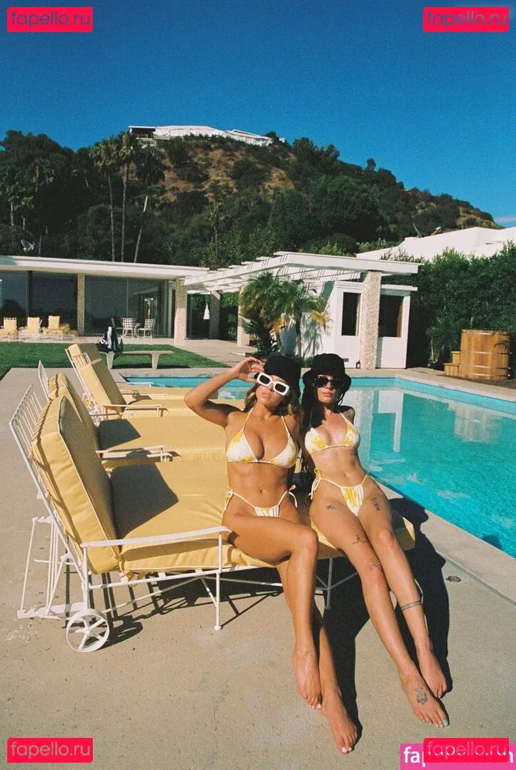 Halsey Onlyfans Photo Gallery 