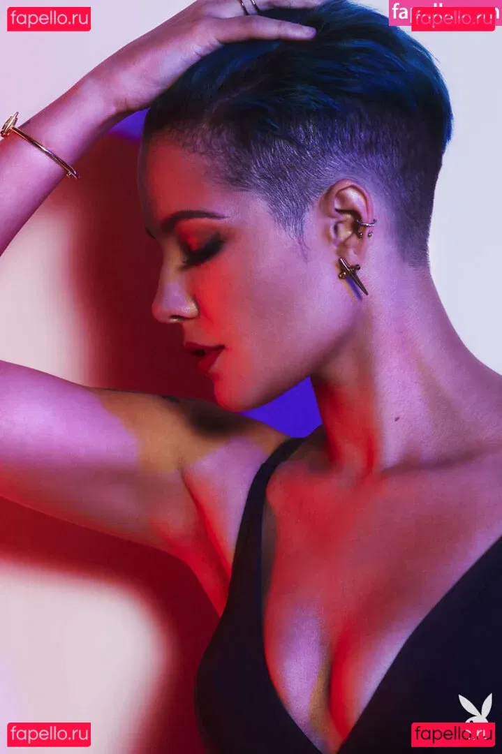 Halsey Onlyfans Photo Gallery 