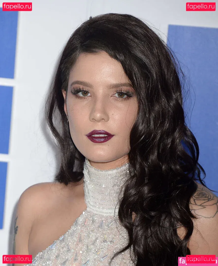 Halsey Onlyfans Photo Gallery 