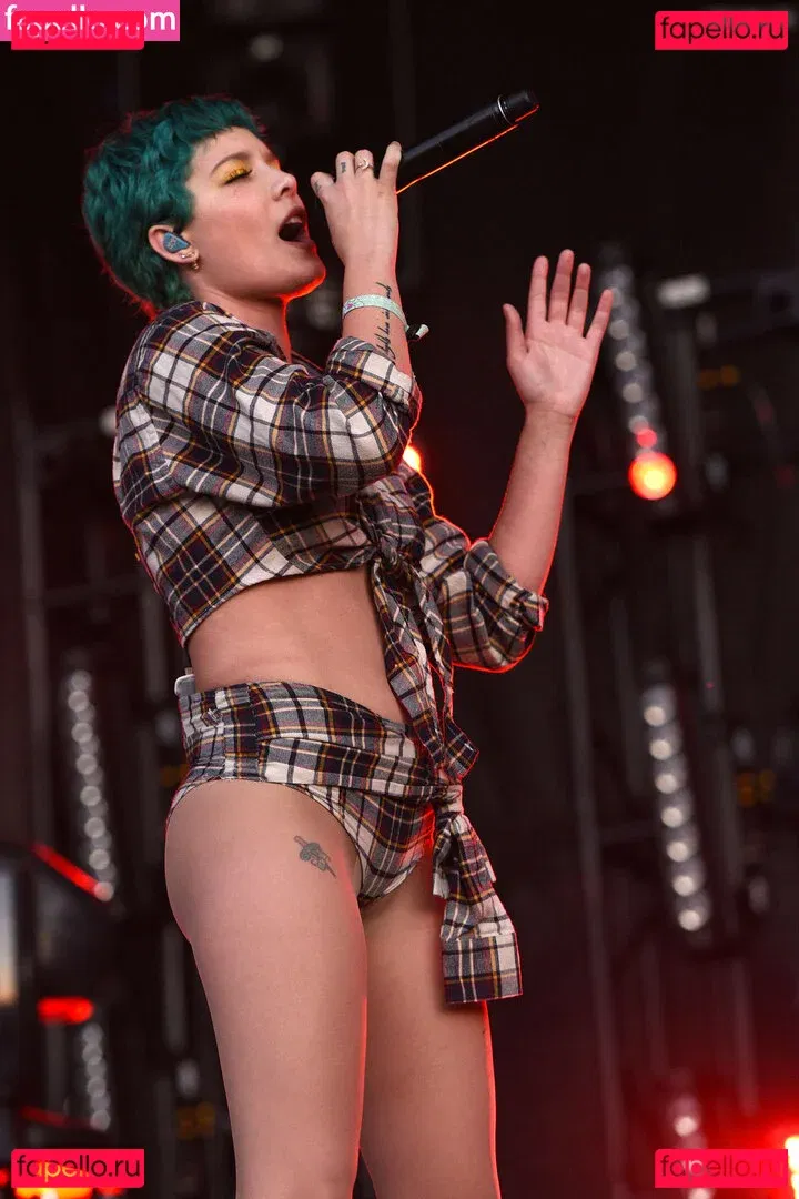 Halsey Onlyfans Photo Gallery 
