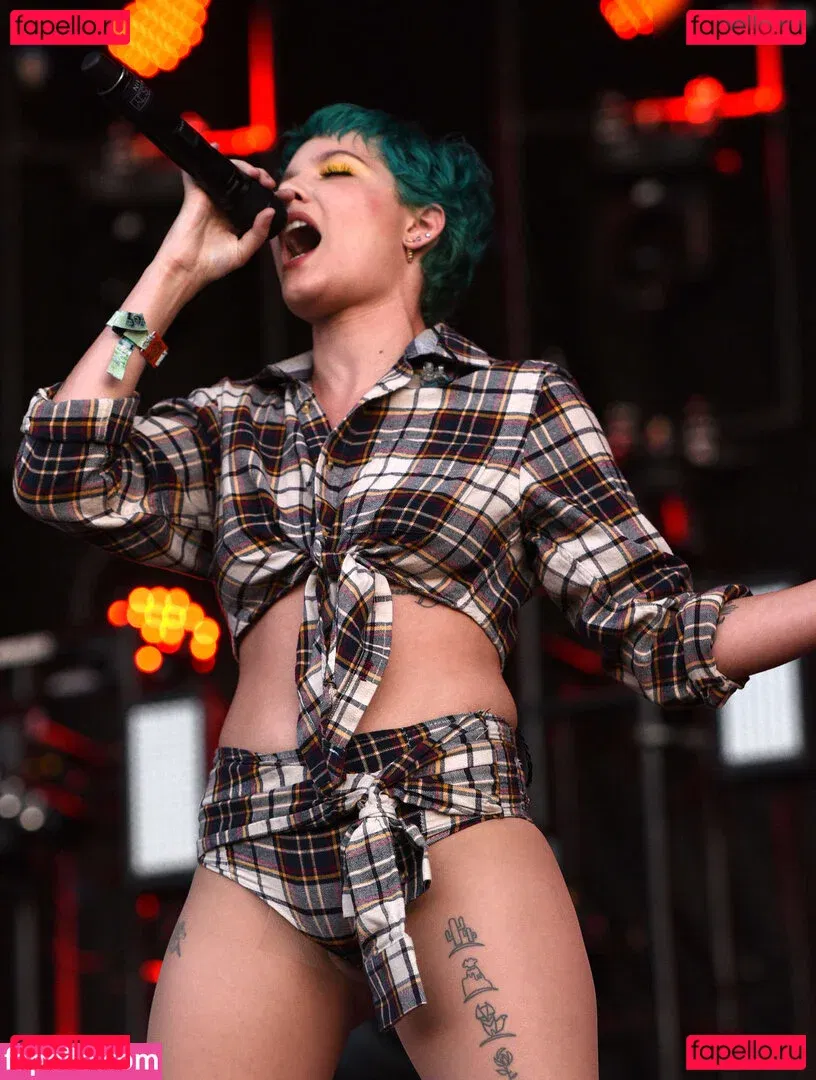 Halsey Onlyfans Photo Gallery 