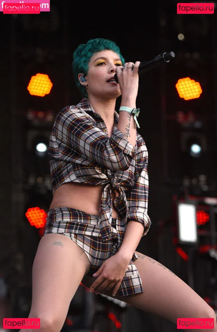 Halsey Onlyfans Photo Gallery 