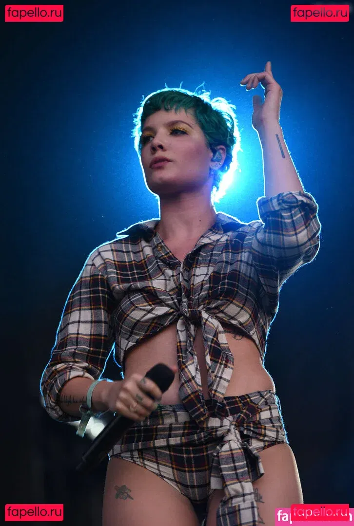 Halsey Onlyfans Photo Gallery 