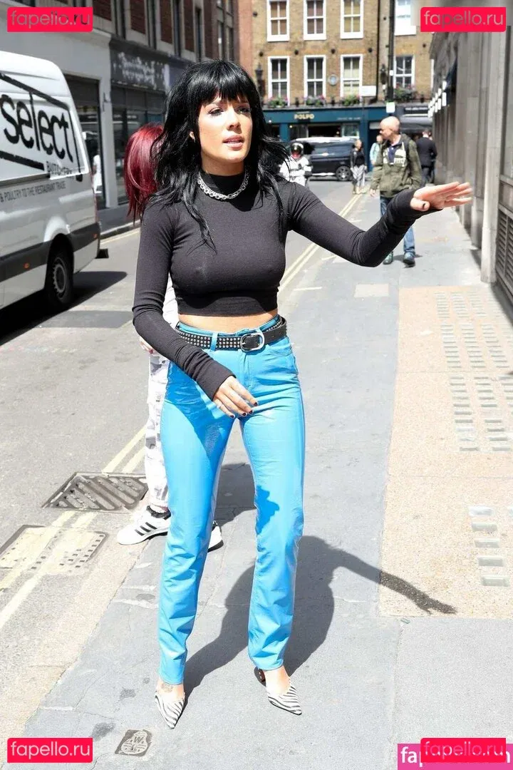 Halsey Onlyfans Photo Gallery 