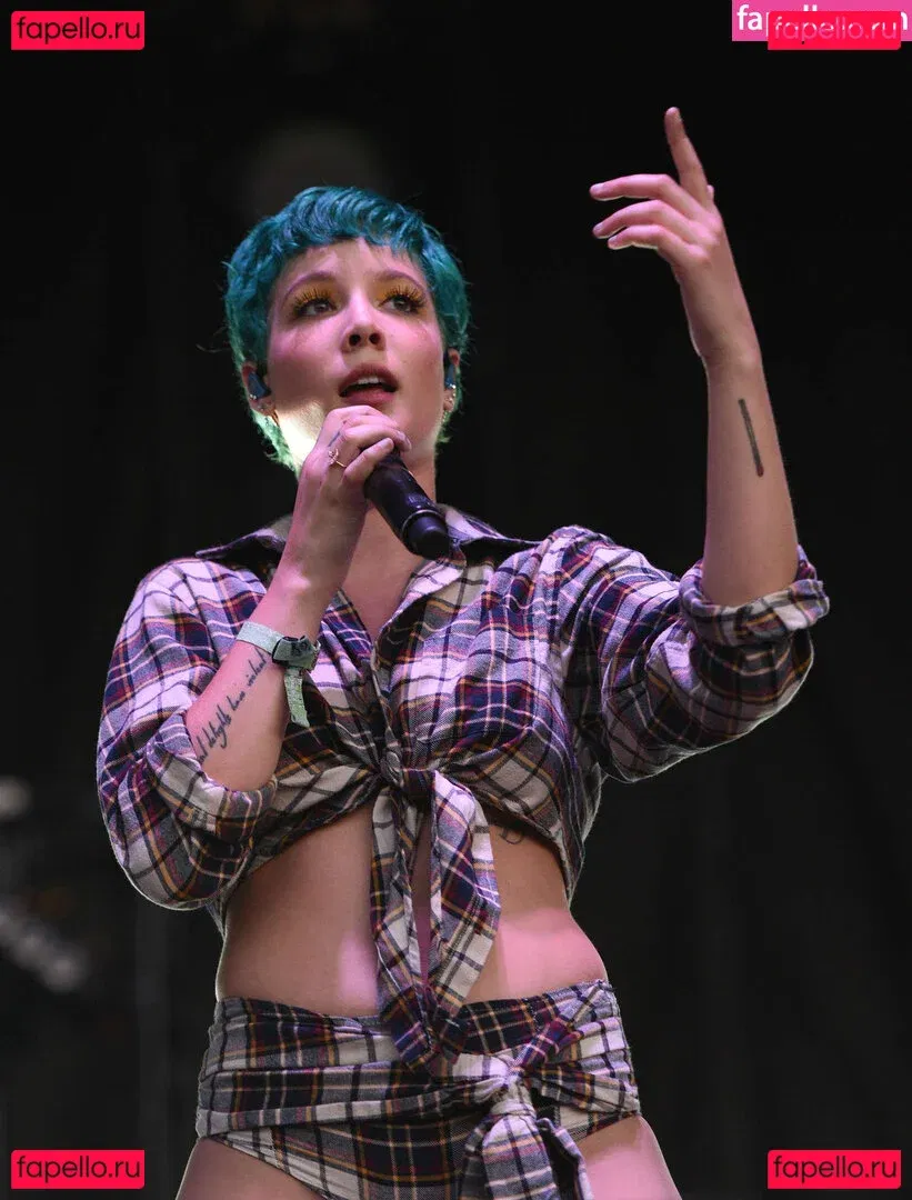 Halsey Onlyfans Photo Gallery 