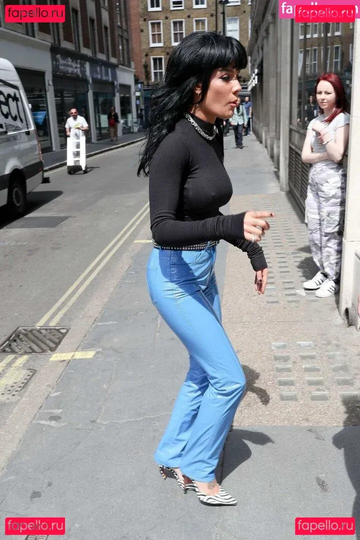 Halsey Onlyfans Photo Gallery 