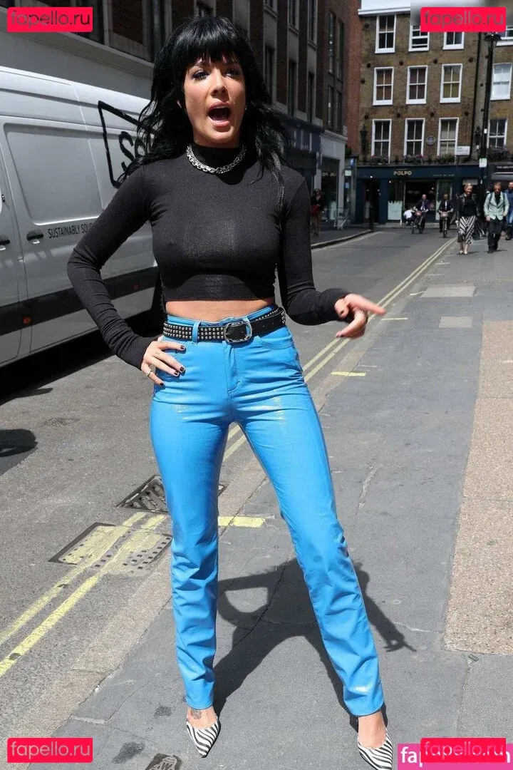 Halsey Onlyfans Photo Gallery 