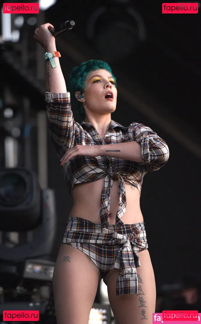 Halsey Onlyfans Photo Gallery 