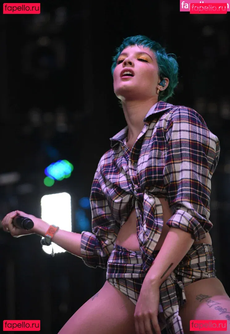 Halsey Onlyfans Photo Gallery 