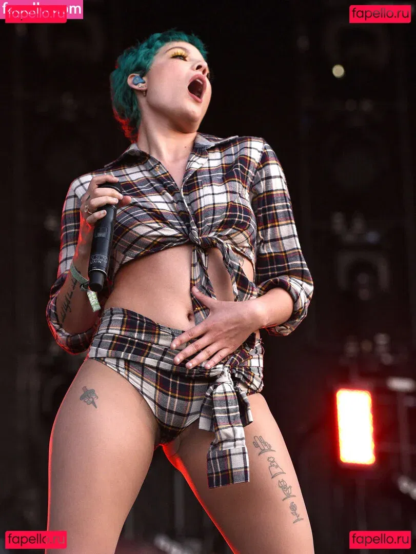 Halsey Onlyfans Photo Gallery 