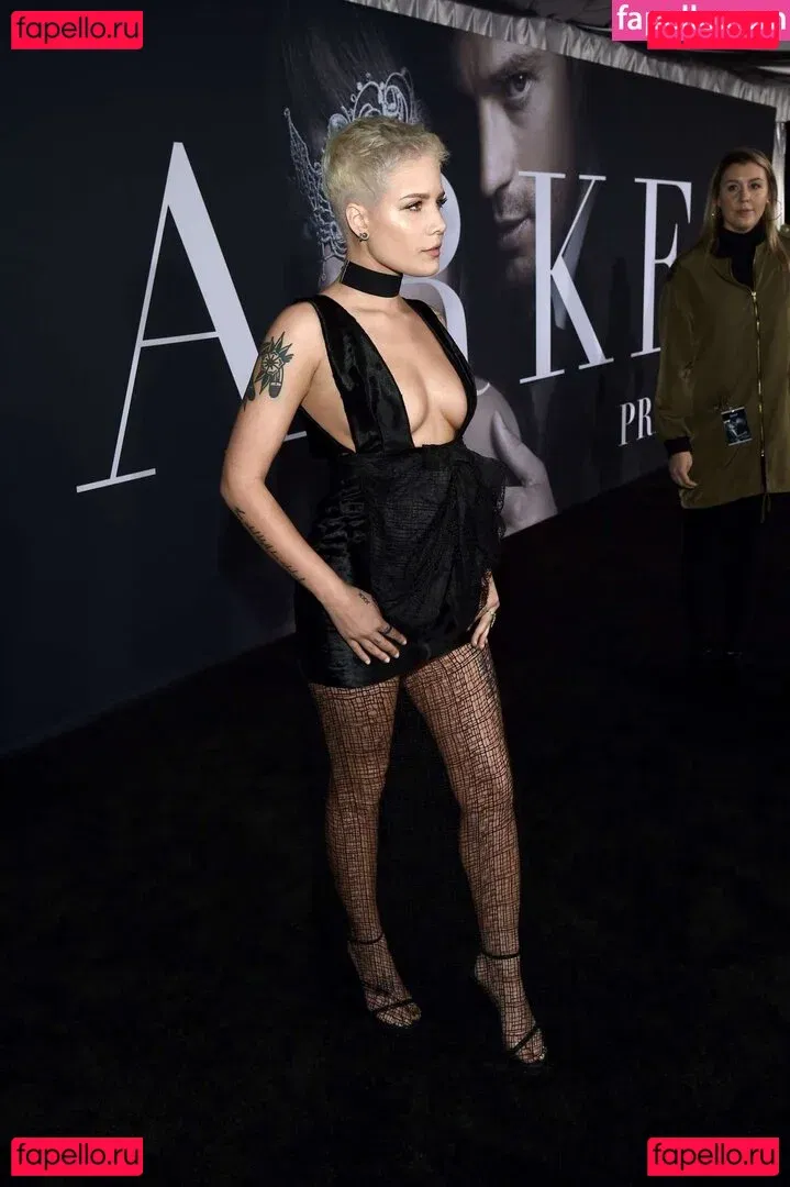 Halsey Onlyfans Photo Gallery 