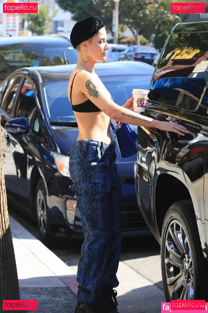 Halsey Onlyfans Photo Gallery 