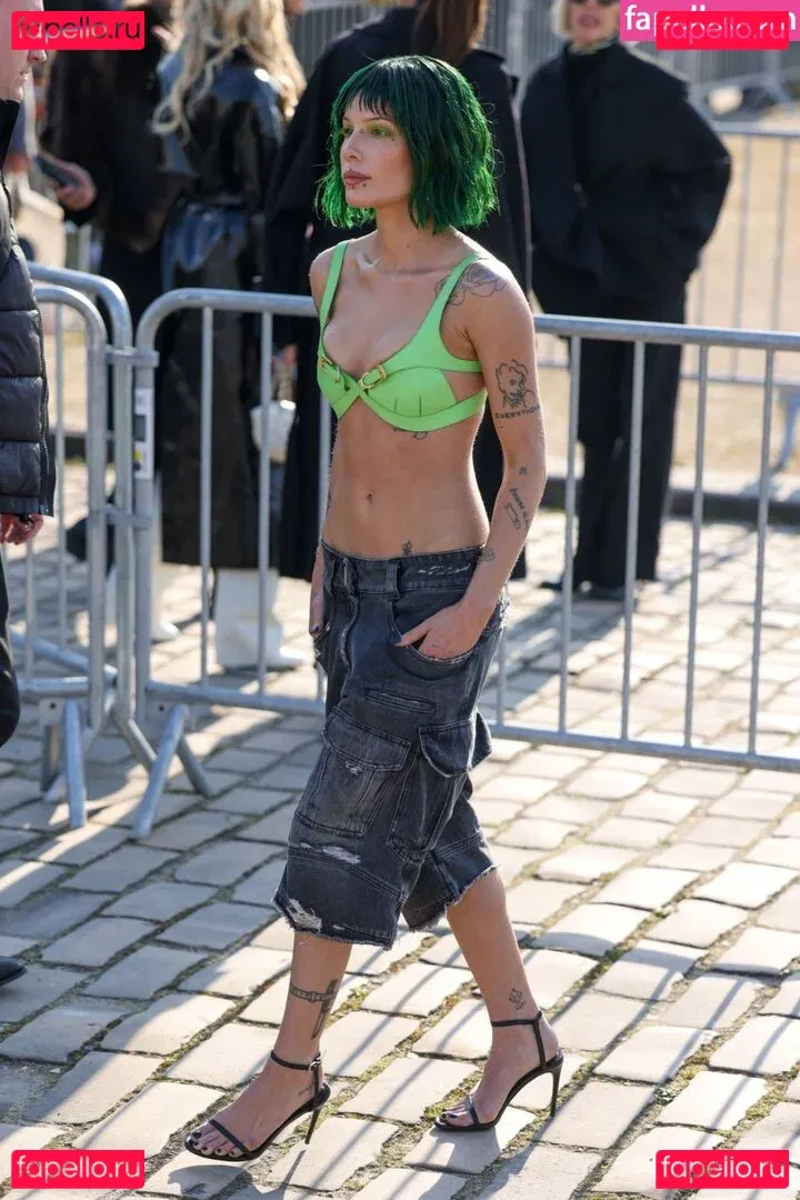 Halsey Onlyfans Photo Gallery 