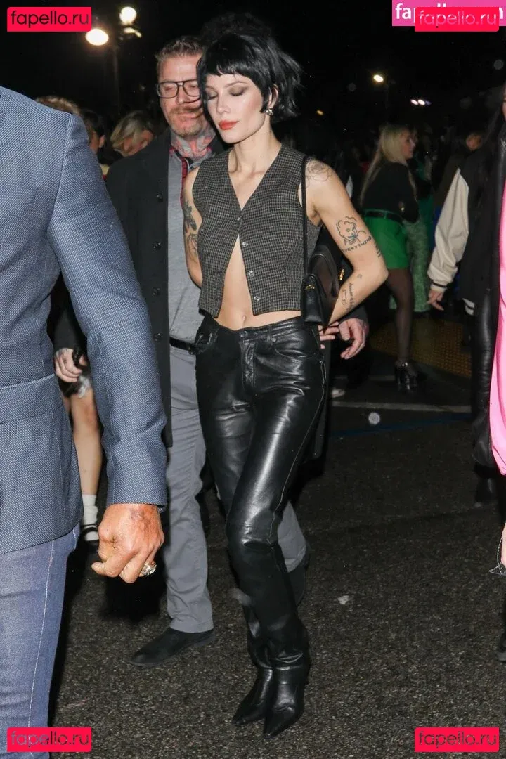 Halsey Onlyfans Photo Gallery 