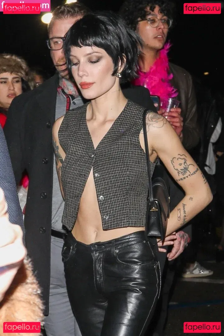 Halsey Onlyfans Photo Gallery 