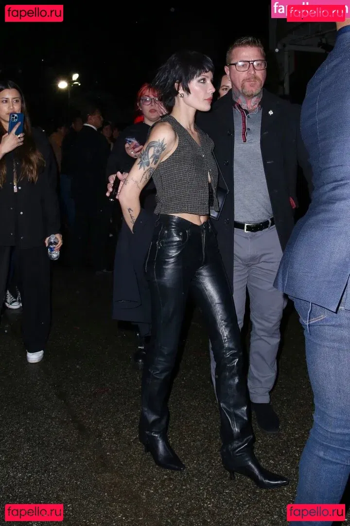 Halsey Onlyfans Photo Gallery 