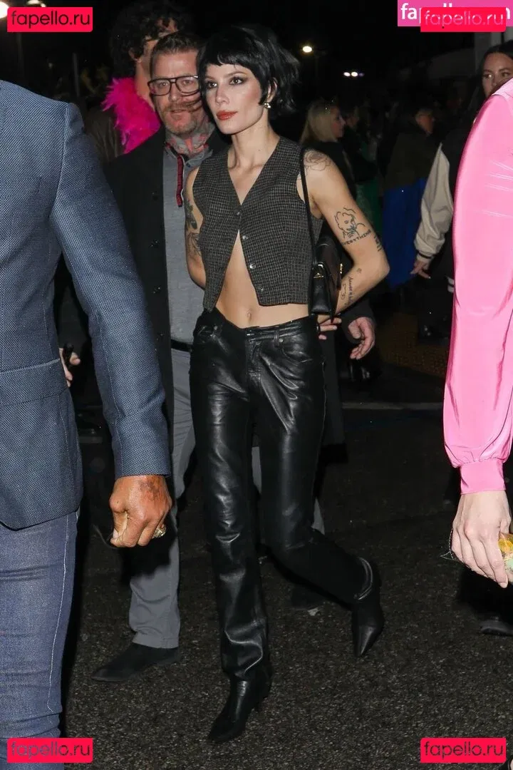 Halsey Onlyfans Photo Gallery 