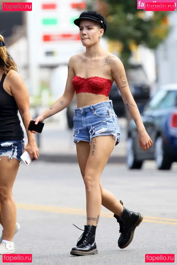 Halsey Onlyfans Photo Gallery 