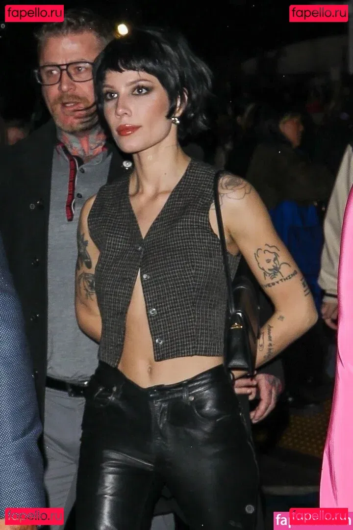 Halsey Onlyfans Photo Gallery 