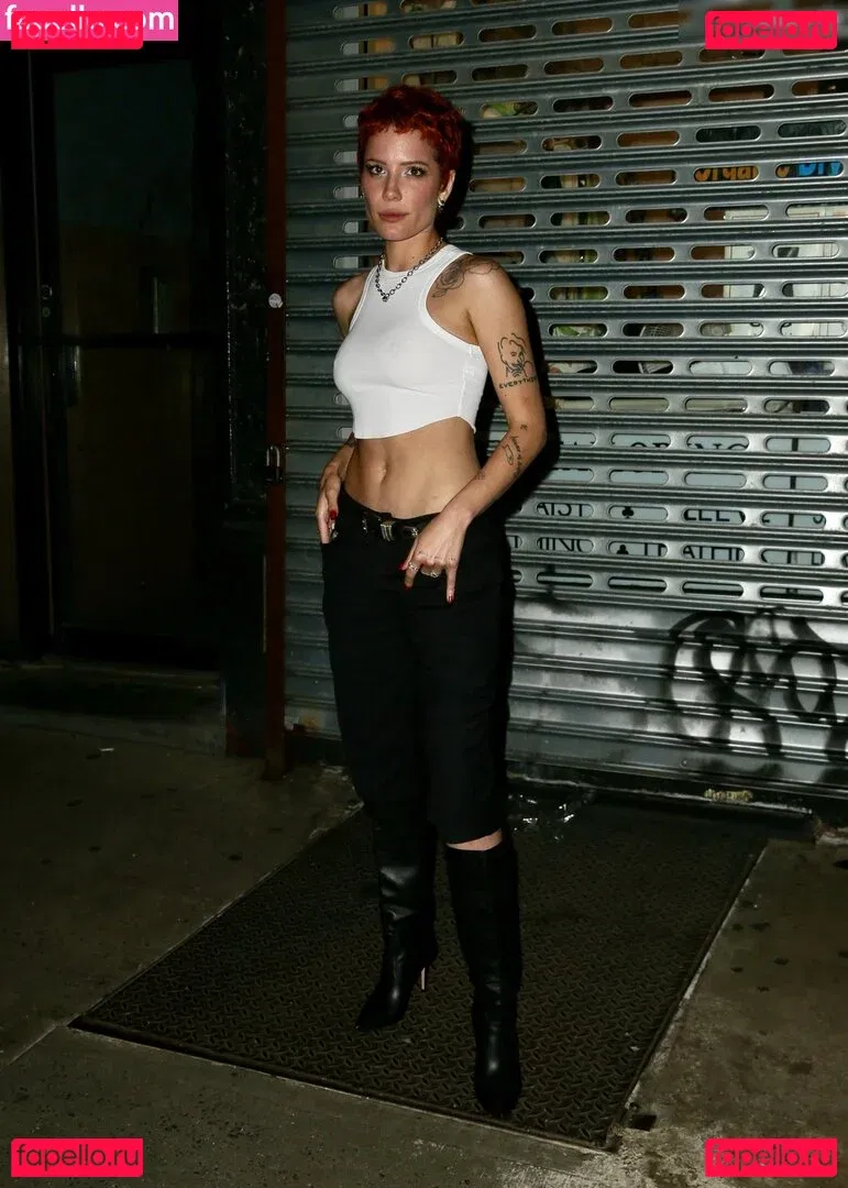 Halsey Onlyfans Photo Gallery 