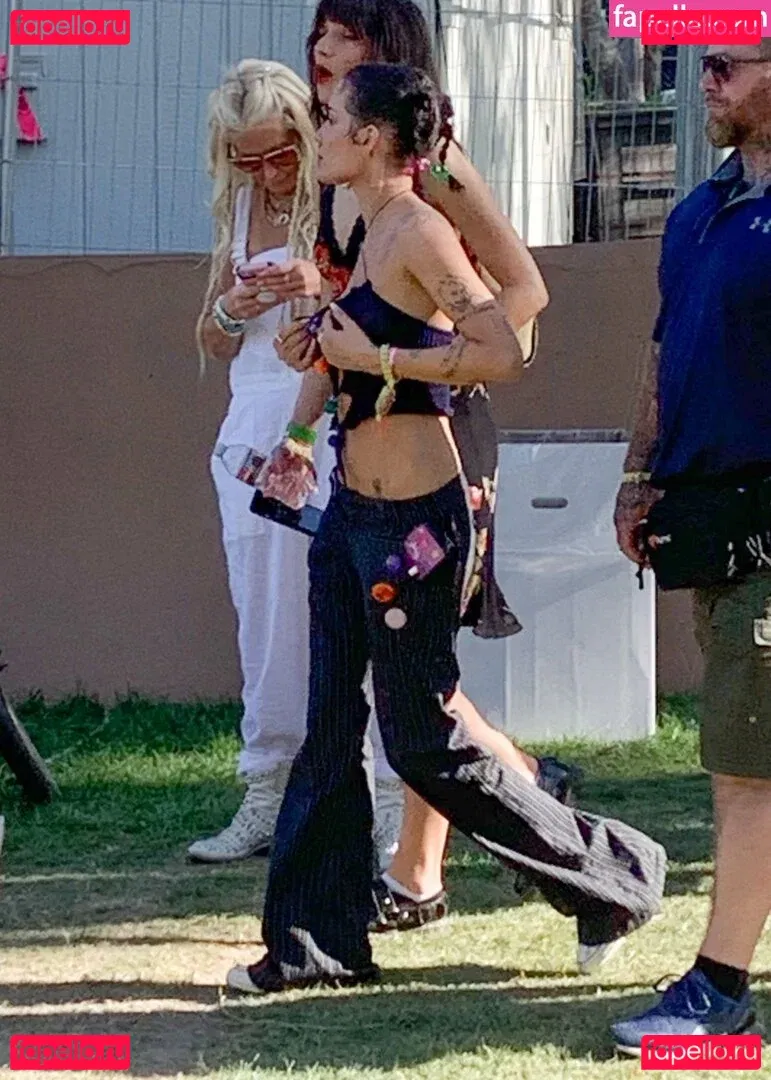 Halsey Onlyfans Photo Gallery 