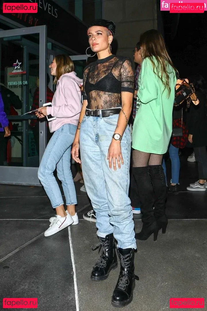Halsey Onlyfans Photo Gallery 