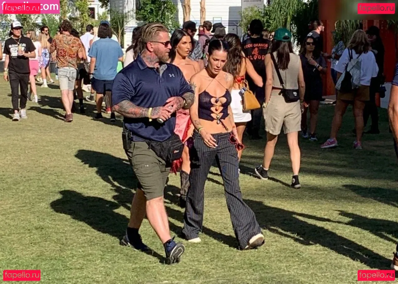 Halsey Onlyfans Photo Gallery 