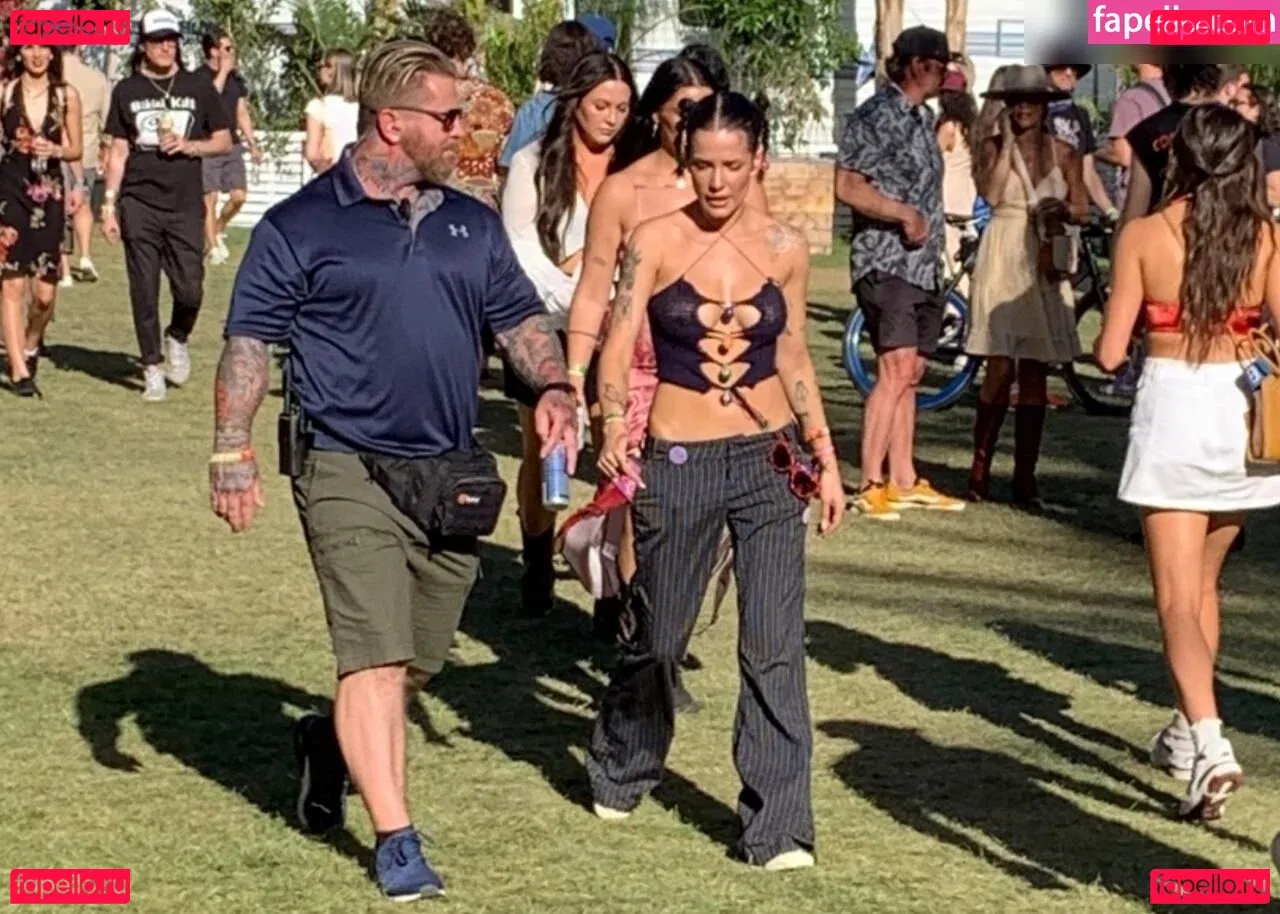 Halsey Onlyfans Photo Gallery 