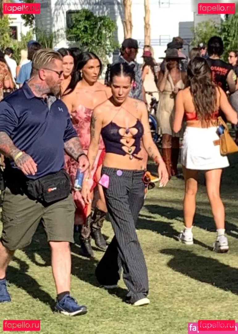 Halsey Onlyfans Photo Gallery 