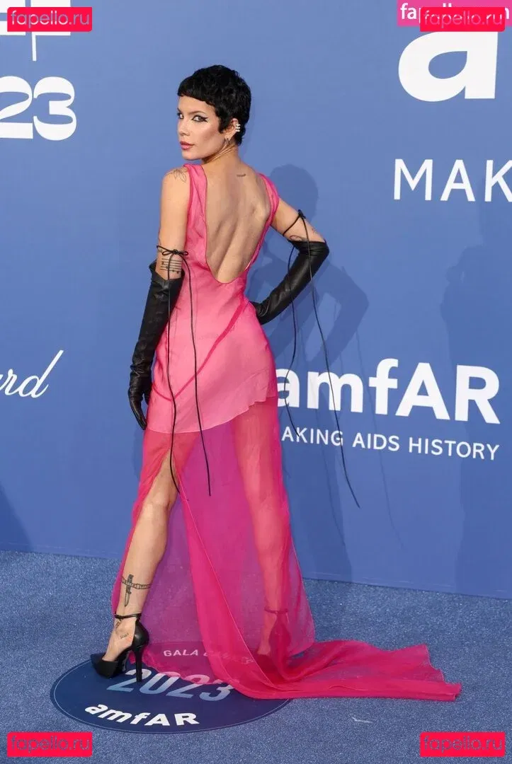 Halsey Onlyfans Photo Gallery 