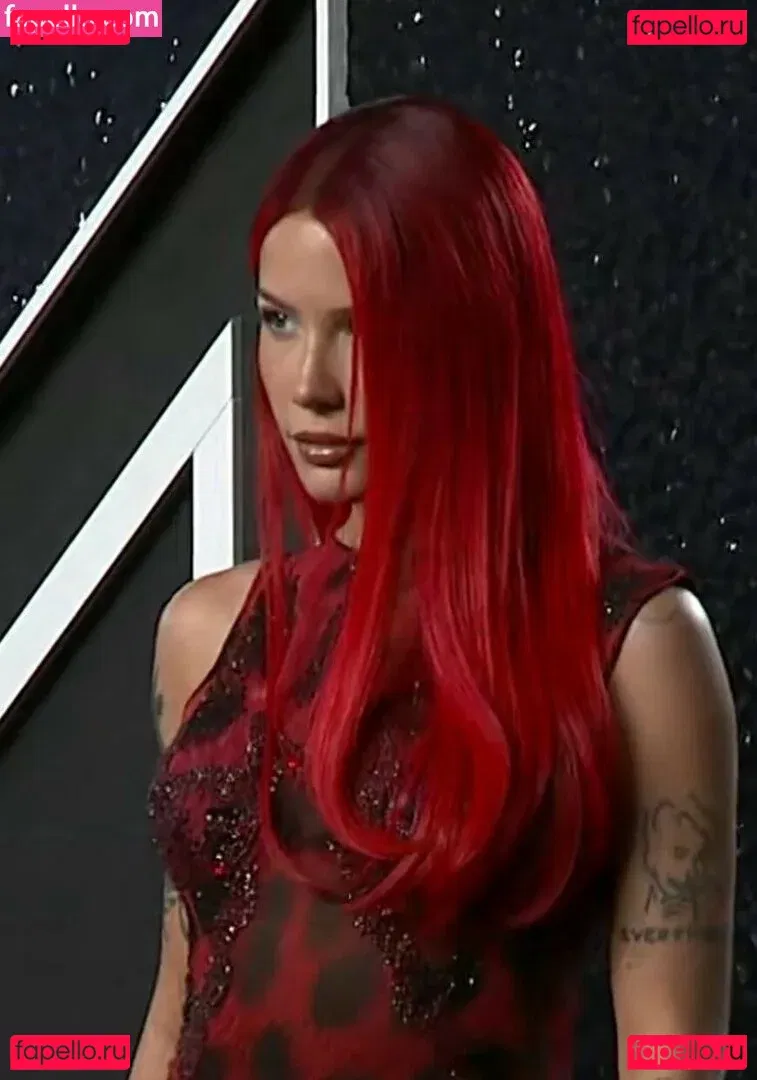 Halsey Onlyfans Photo Gallery 