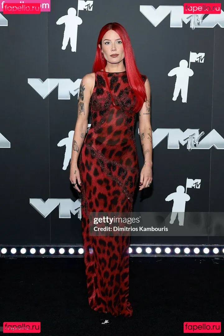 Halsey Onlyfans Photo Gallery 