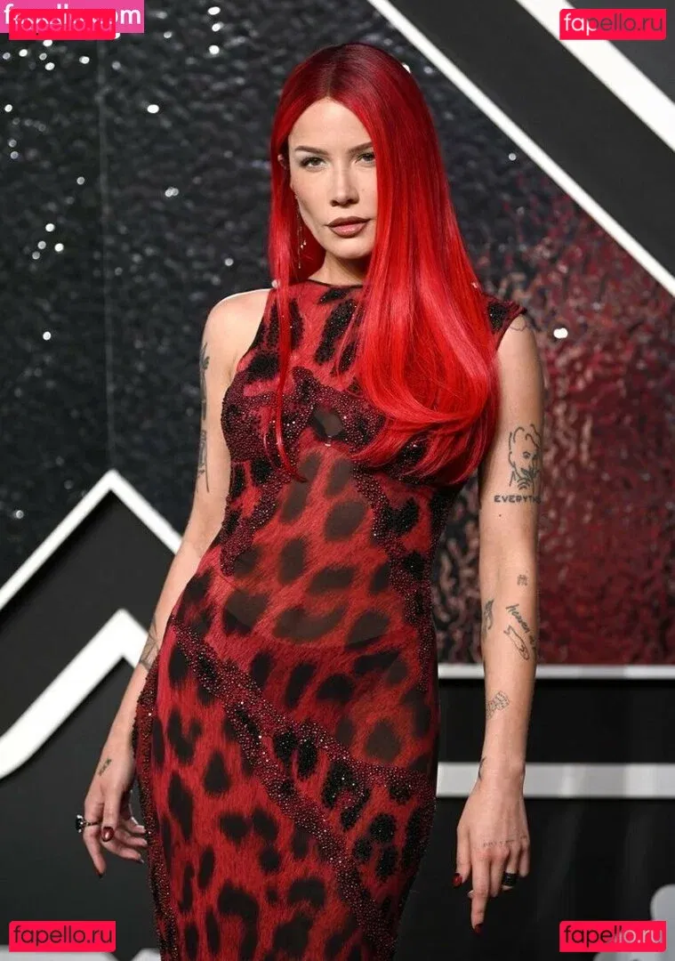 Halsey Onlyfans Photo Gallery 