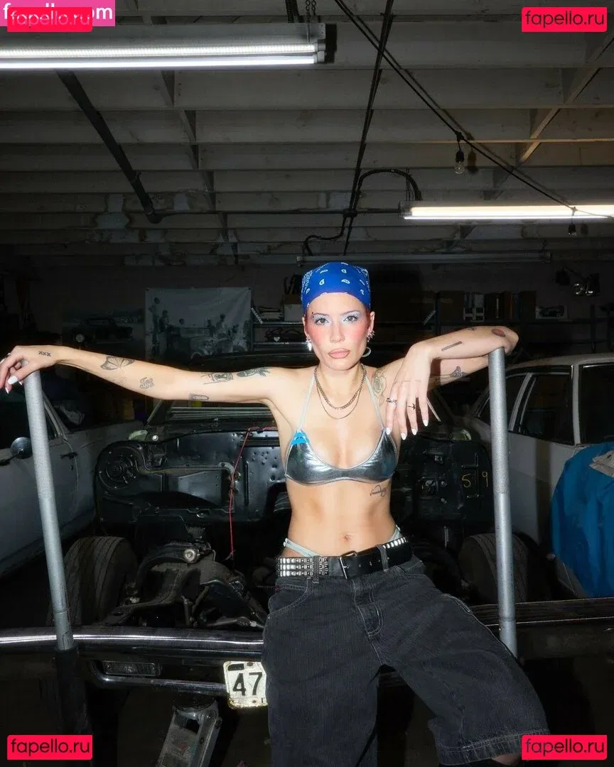 Halsey Onlyfans Photo Gallery 