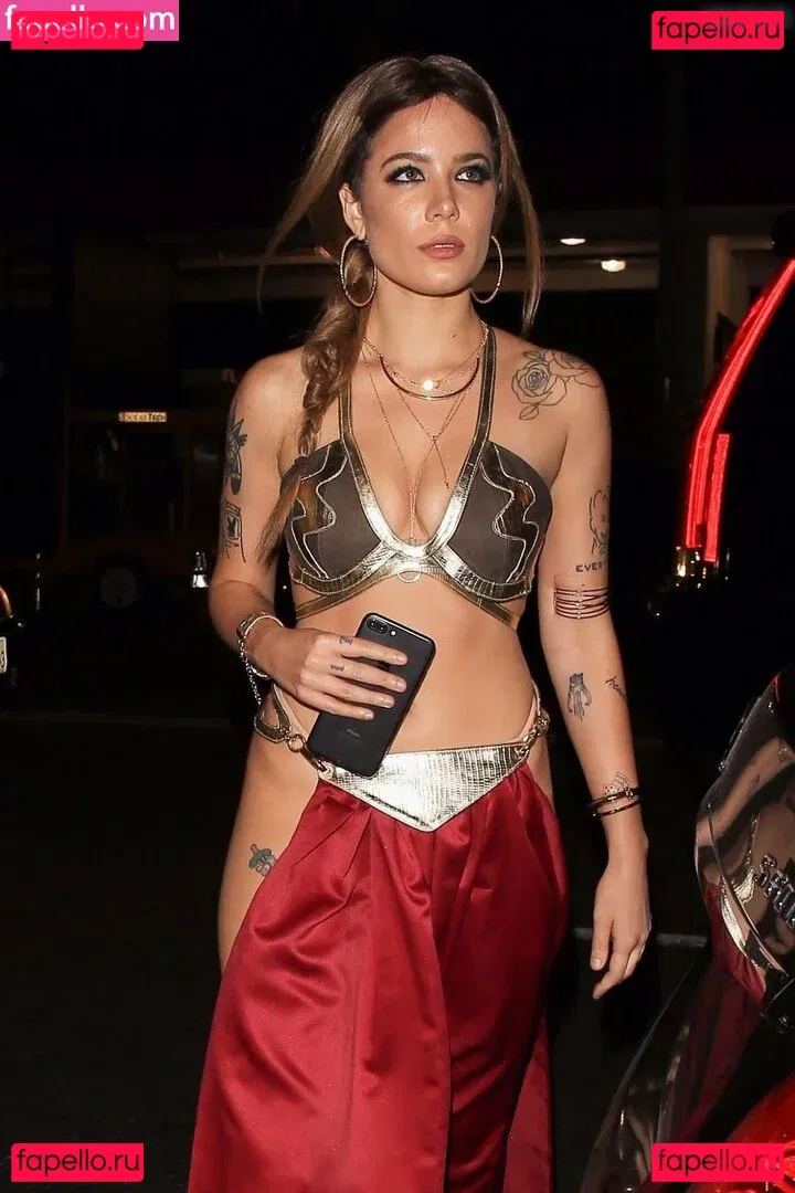 Halsey Onlyfans Photo Gallery 