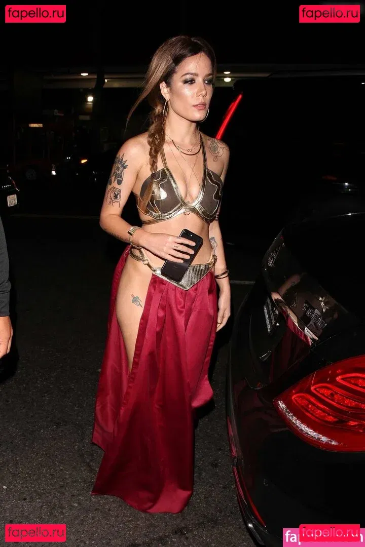 Halsey Onlyfans Photo Gallery 