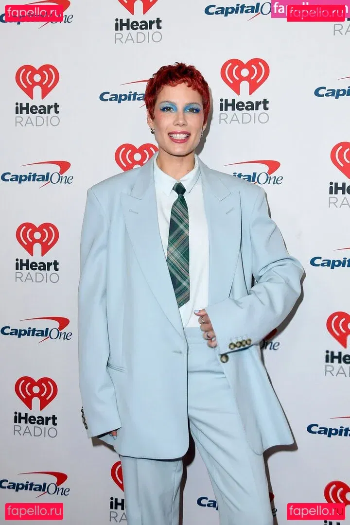 Halsey Onlyfans Photo Gallery 