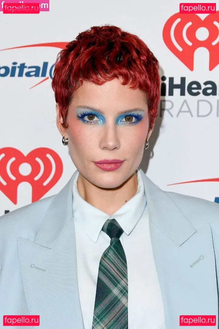 Halsey Onlyfans Photo Gallery 