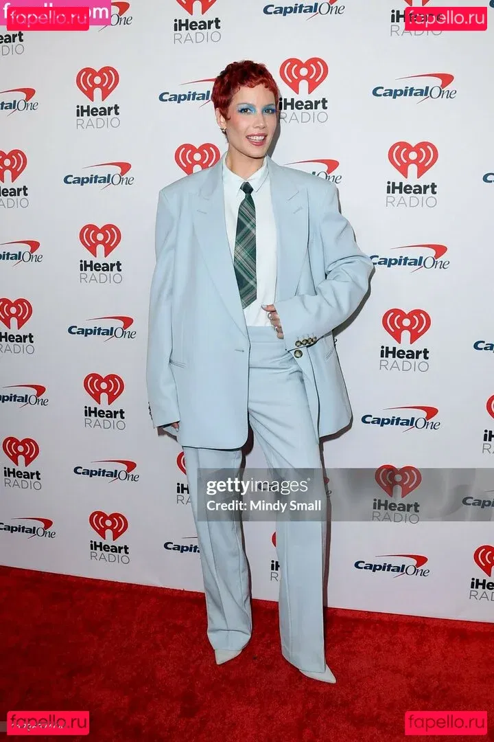 Halsey Onlyfans Photo Gallery 