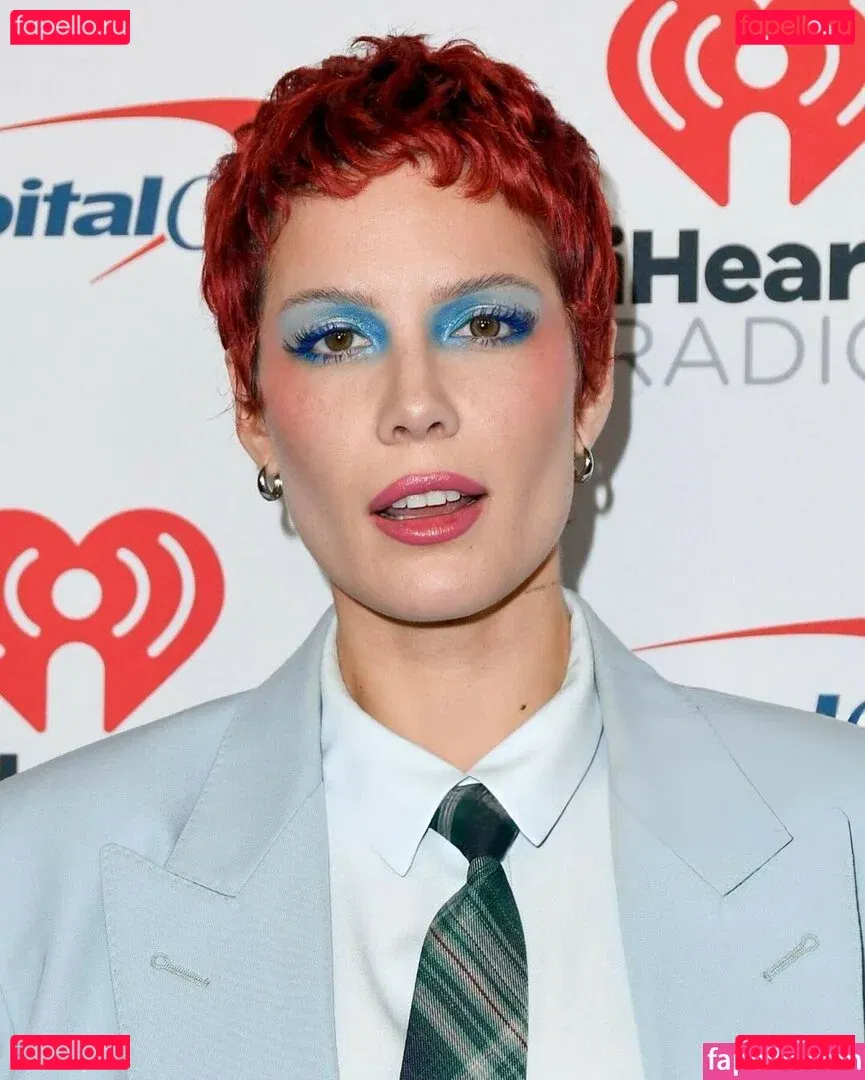 Halsey Onlyfans Photo Gallery 