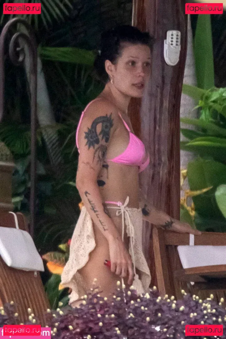 Halsey Onlyfans Photo Gallery 