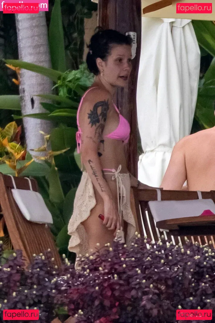 Halsey Onlyfans Photo Gallery 